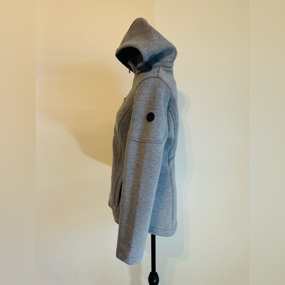 Andrew Marc~ Women’s Full Zip Hooded Knit Scuba‎ Jacket Gray Size Medium - Picture 3 of 11